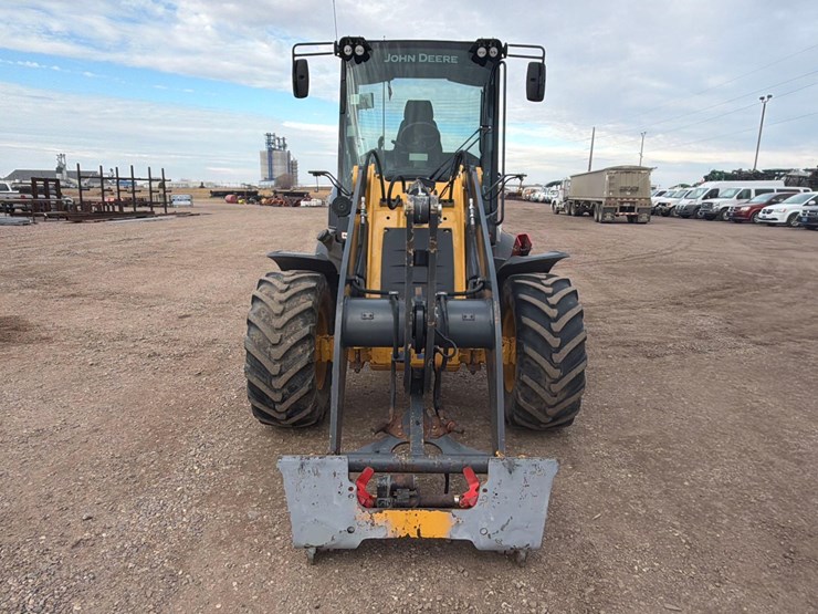 john-deere-324-image-5