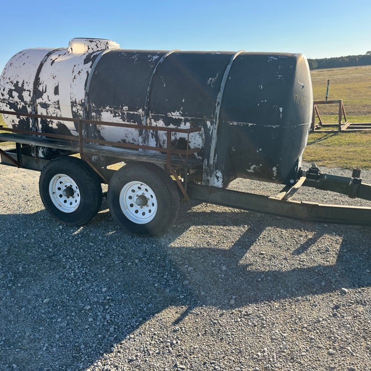 Shivers dual axle 1000 gal poly nurse trailer, NO pump, located at 1244 Vandiford Thomas Rd, Snow Hill NC call 252-531-8061 for more information