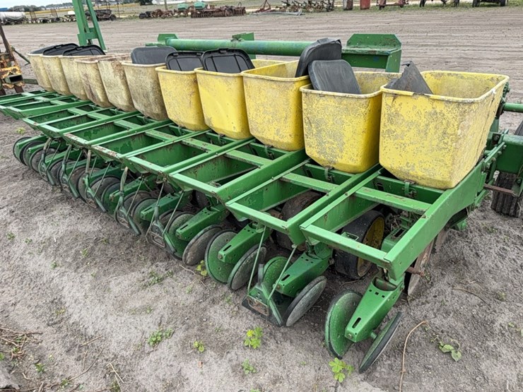 john-deere-7100-image-11