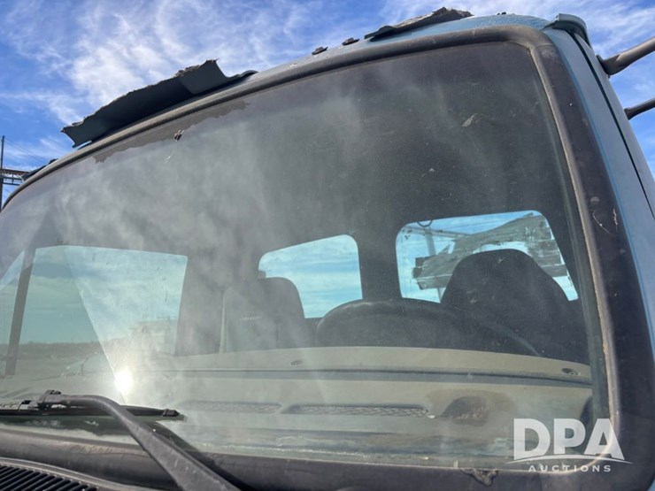 2000-caterpillar-10-image-49