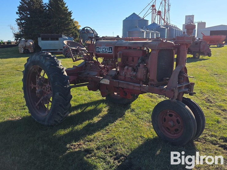1937-farmall-f-20-2wd-tractor-image-3