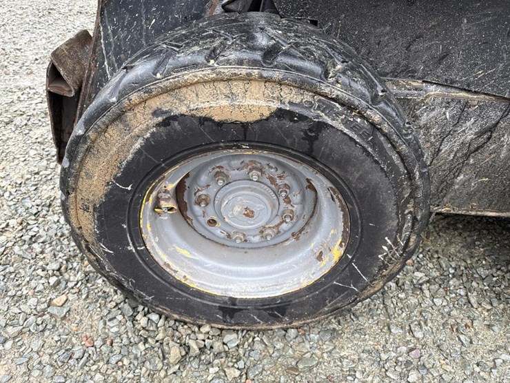 new-holland-lx885-image-61