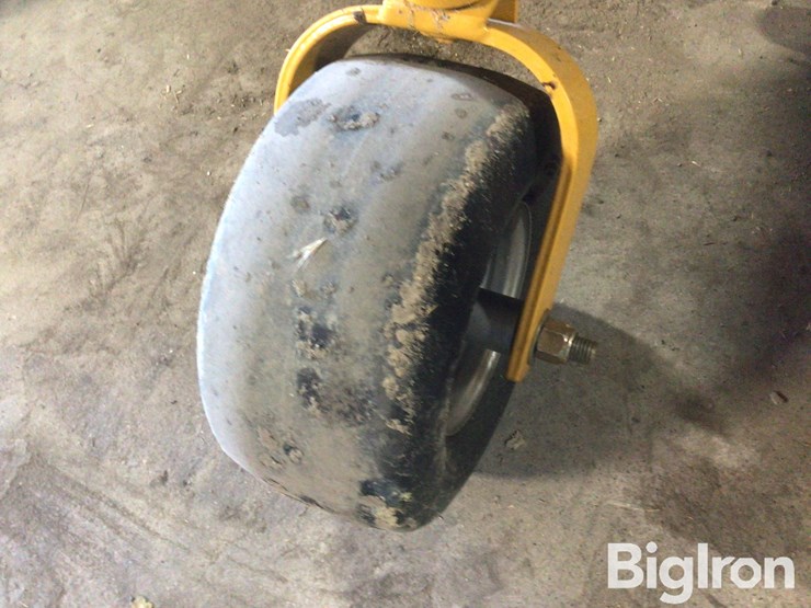 hustler-935833-lawnmower-image-12