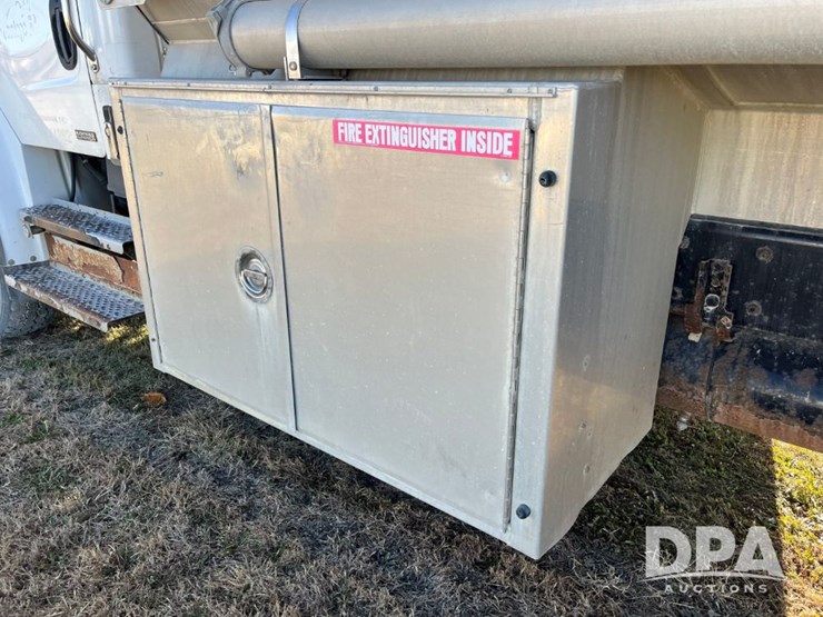 2007-freightliner-petroleum-truck-(jn3391,-unit-2373)-image-46