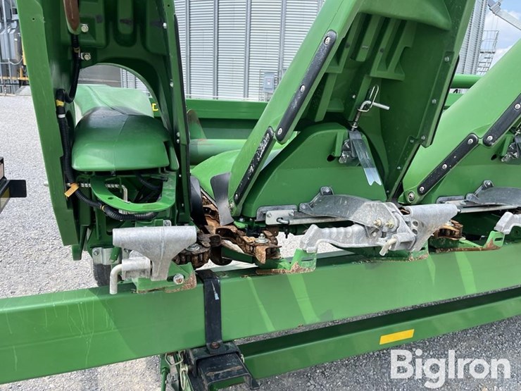 2024-john-deere-c12f-image-11