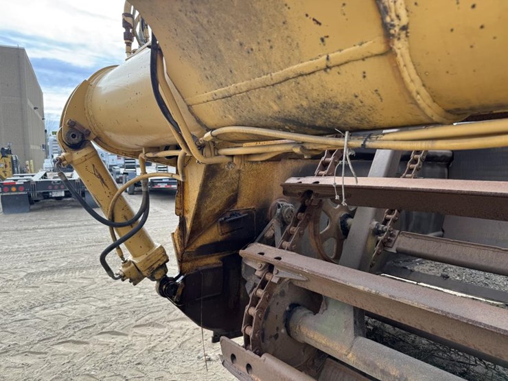 caterpillar-613b-image-17