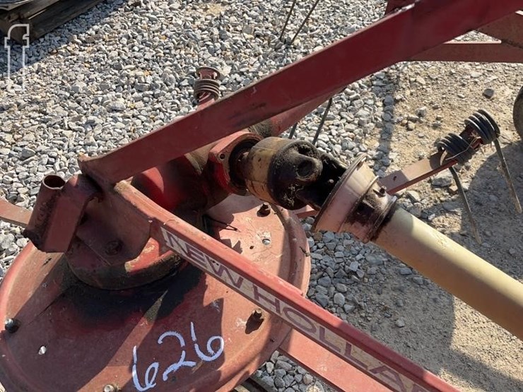 new-holland-157-image-3