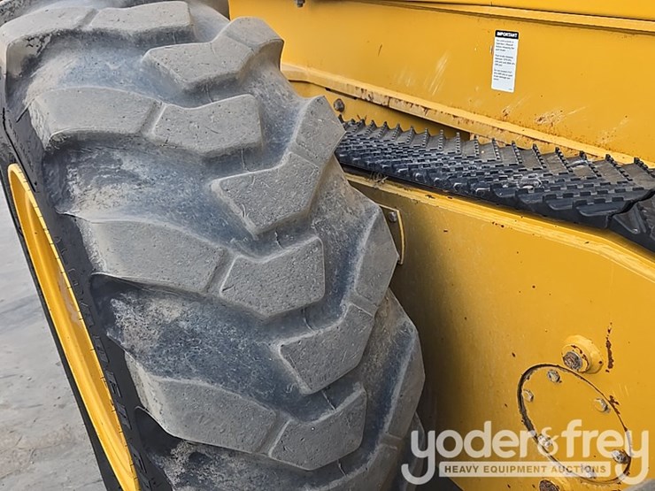 2017-deere-872g-image-85