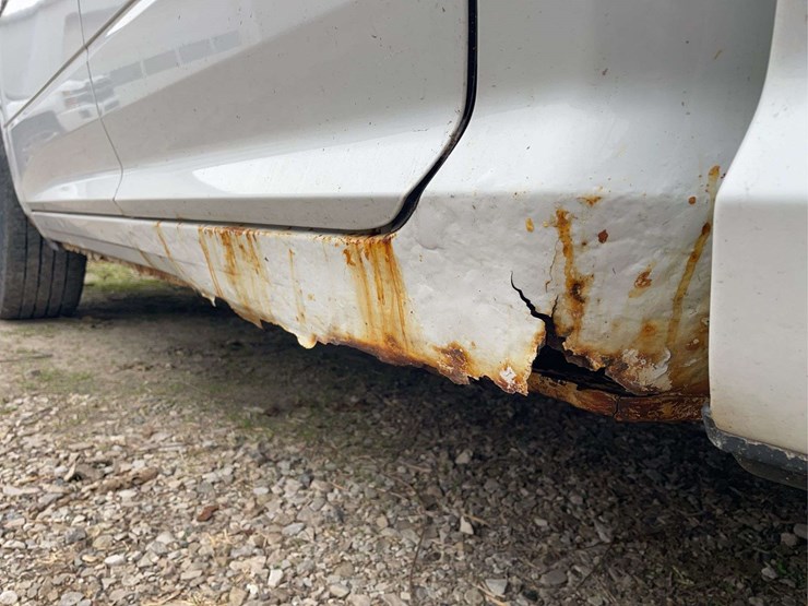 2010-dodge-crew-cab-pickup-image-19