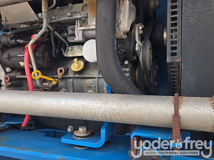 2015-genie-zx-135-image-80