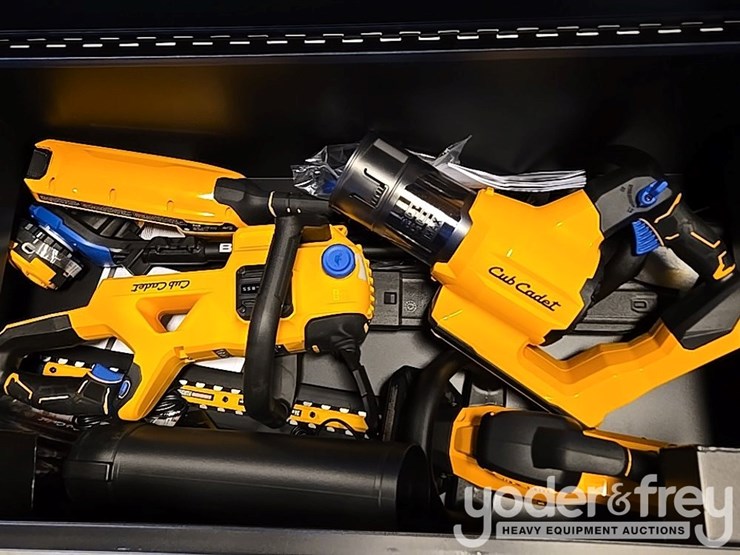 unused-wood-tuff-tow-48"-box-7-pcs-cub-cadet-tool-kit,-hedge,-trimmer,-cordless-chainsaw,-leaf-blower,-string-trimmer,-battery-charger-image-5