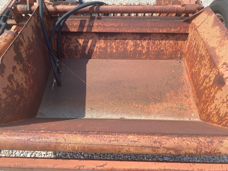 #t8282-•-bush-hog-rock-picker-image-4