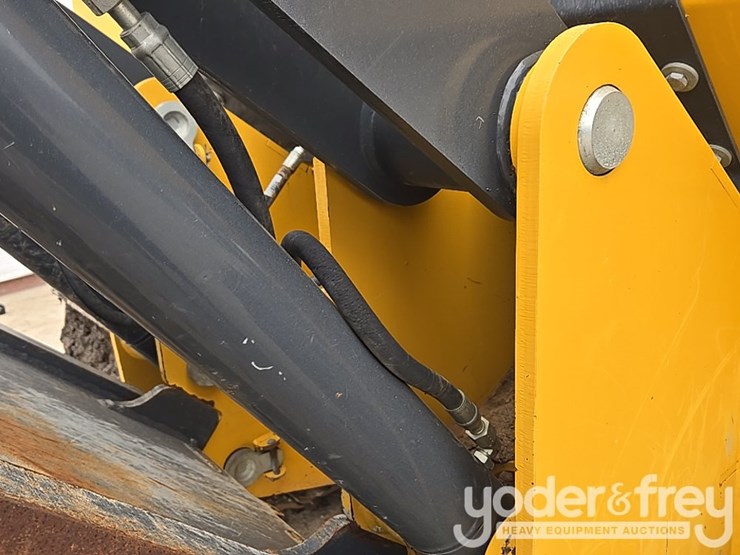 2019-deere-850l-wlt-image-42