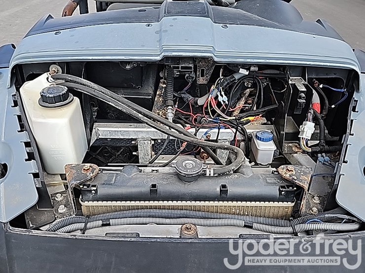 2019-club-car-carryall-1700-image-27