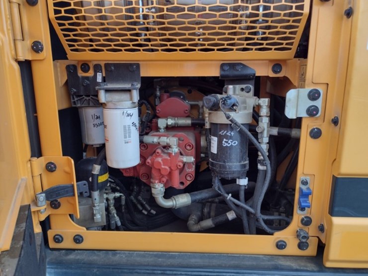 22-hyundai-hx140al-image-54