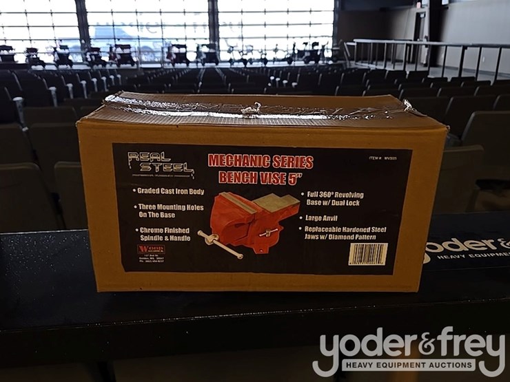 unused-real-steel-5"-bench-vise-image-1