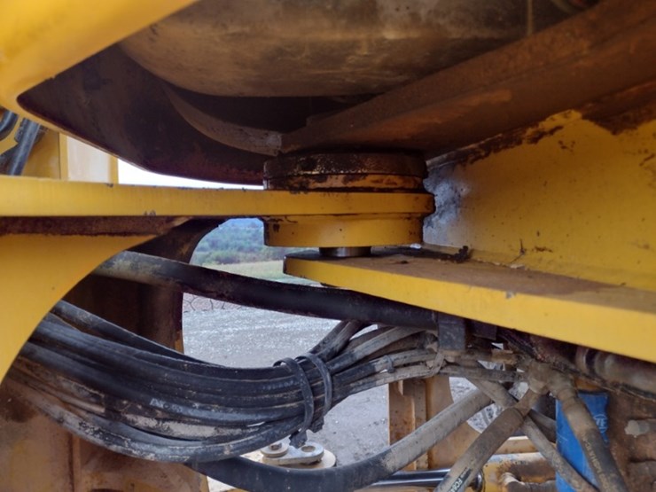 2003-deere-tc54h-image-24