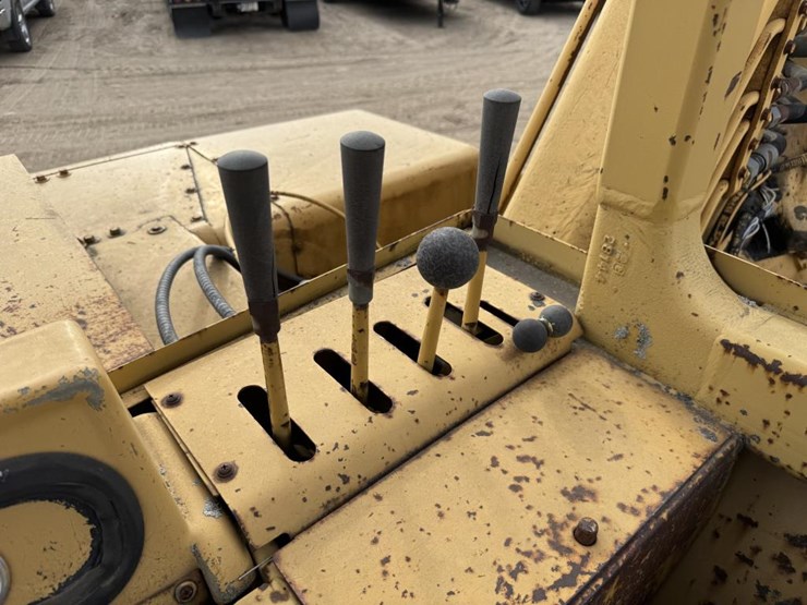 caterpillar-613b-image-39