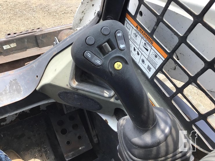 2017-bobcat-t740-image-16