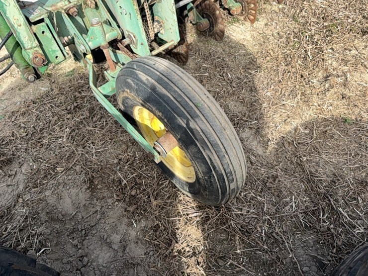 john-deere-7340-image-9