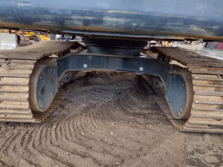 22-hyundai-hx140al-image-55