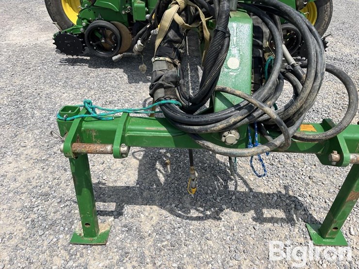 2020-john-deere-1775-image-9