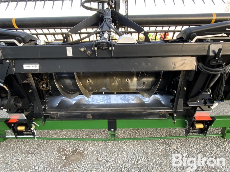 2015-macdon-40'-flex-draper-head-image-12