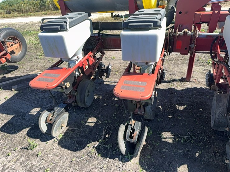 agco-white-8700-image-22