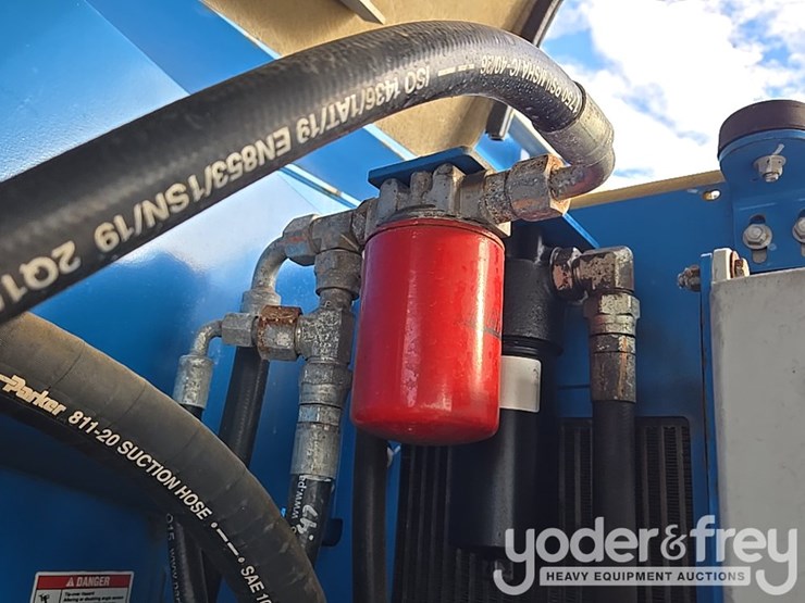 2015-genie-zx-135-image-109