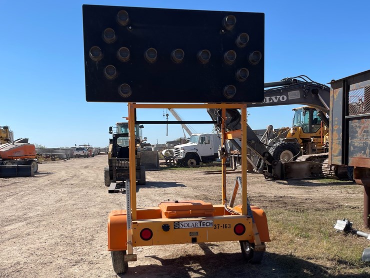 #6314-•-2018-solar-tech-arrow-board-(trailer-#37163),-no-title-image-1