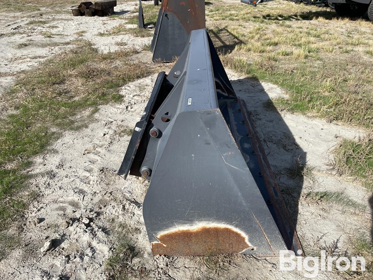 quick-attach-bucket-image-4