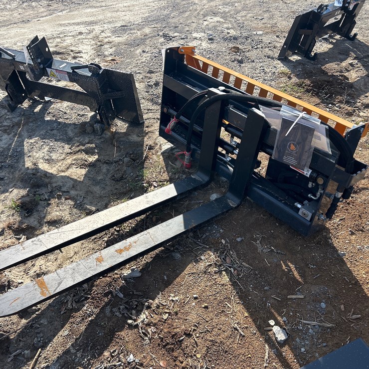 #44 • 48” HYDRAULIC SKID STEER PALLET FORKS