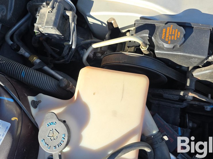 1995-oldsmobile-aurora-4-door-sedan-image-11