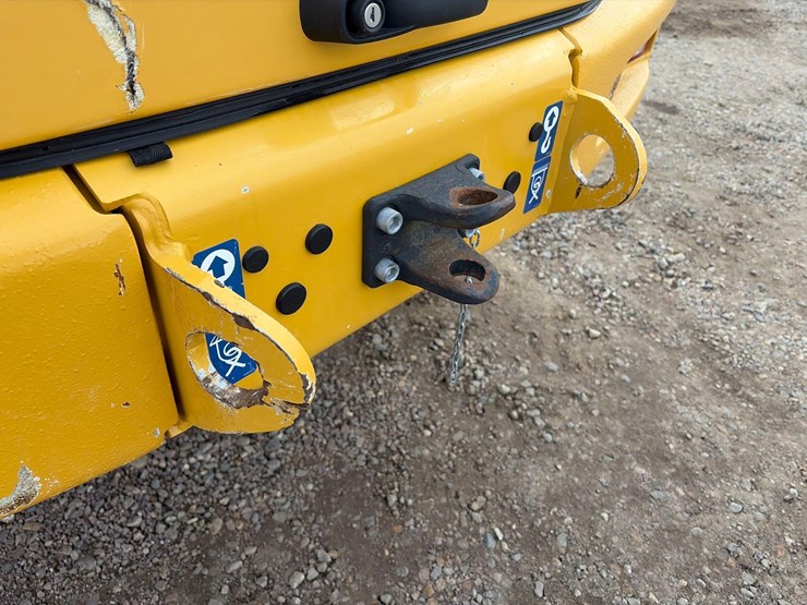 john-deere-324-image-26