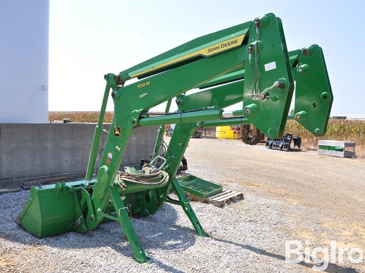 2021-john-deere-700m-image-7