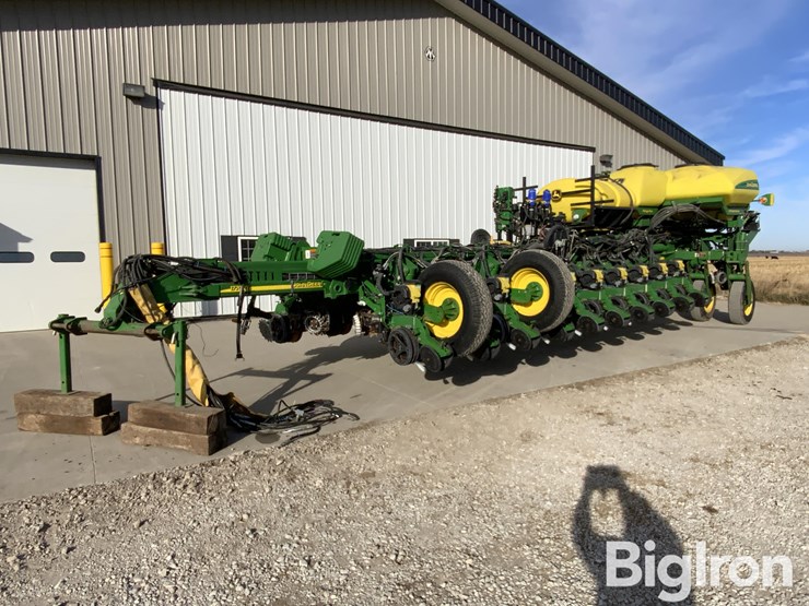 2009-john-deere-1770nt-ccs-image-1