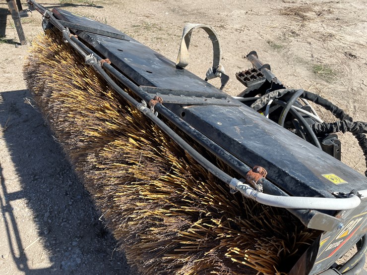 #6329-•-cat-84"-broom-sweeper-image-8