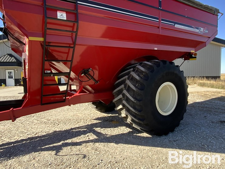 2015-j&m-1120-xtended-reach-grain-cart-image-17