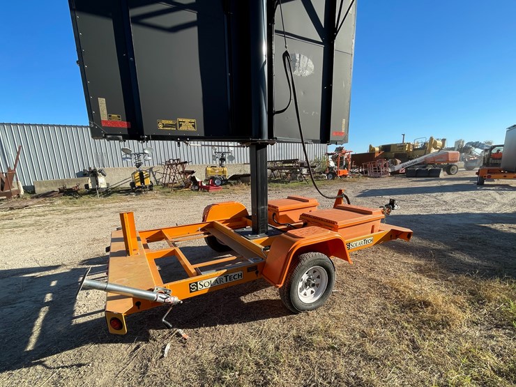 #6303-•-2020-solar-tech-message-board-(trailer-#37194)-(no-title)-image-4