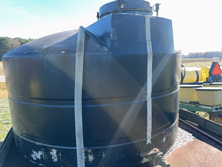 truck-body-with-hydraulic-cylinder,-still-in-place-with-poly-tank,-rinse-tank,-motor,-located-at-107-jernigan-swamp-rd.,-ahoskie,-nc-image-37