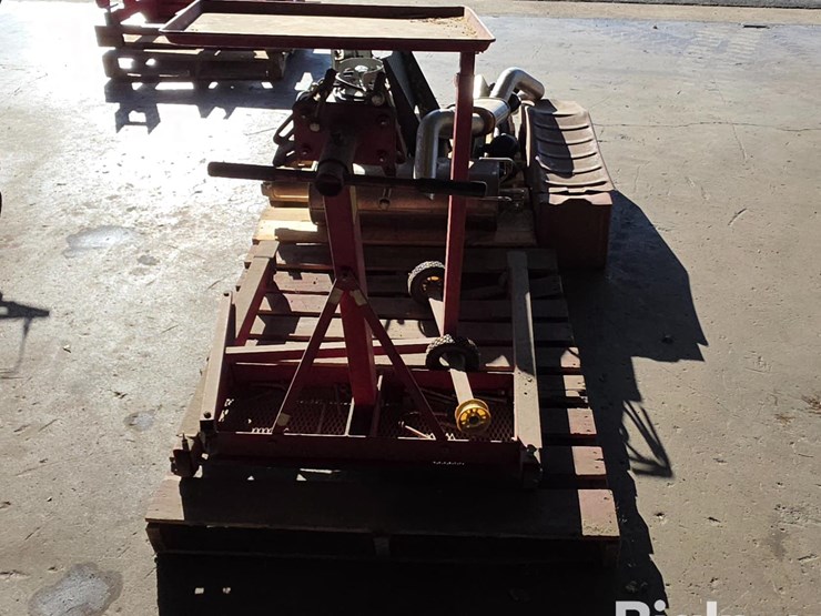 engine-stand-&-car-parts-image-4