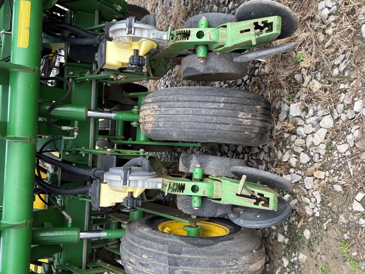 john-deere-1790-image-11