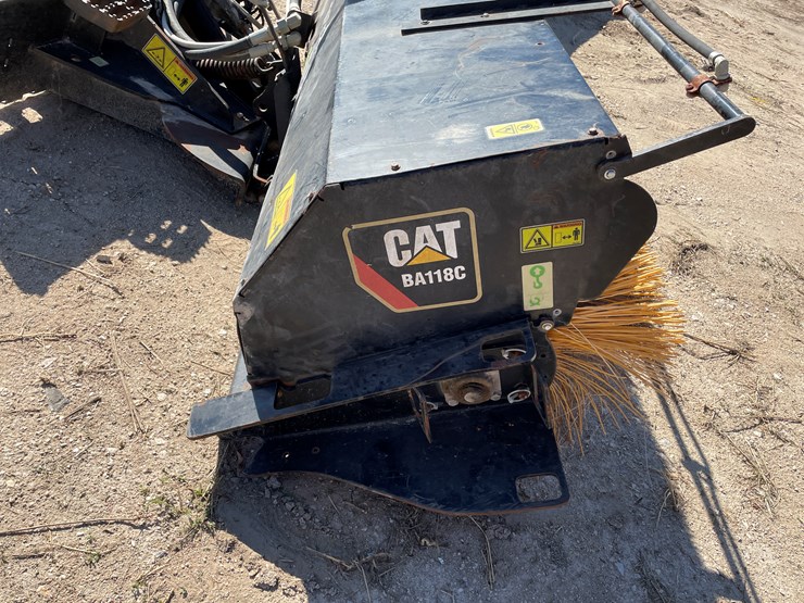 #6329-•-cat-84"-broom-sweeper-image-3