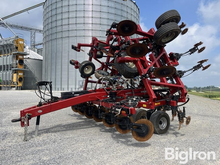 2022-case-ih-2022-image-1