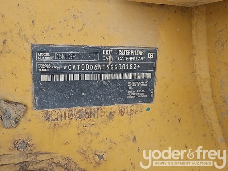 2017-caterpillar-d6n-image-43