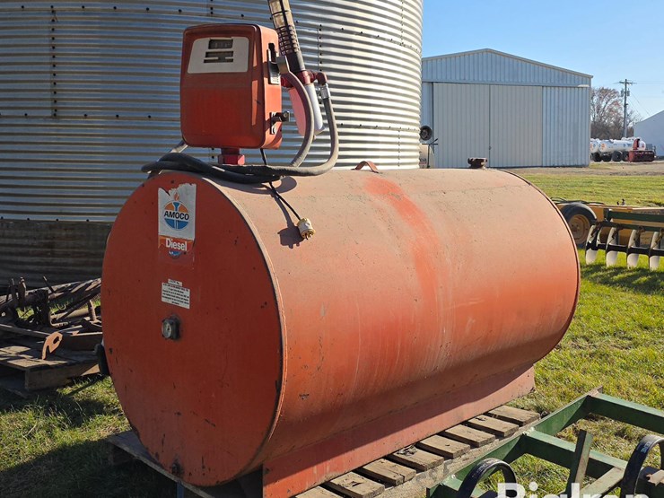 500-gal-fuel-tank-&-pump-image-1