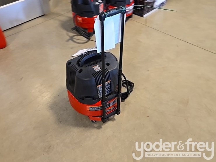 unused-6-gal-porter-cable-air-compressor-image-2