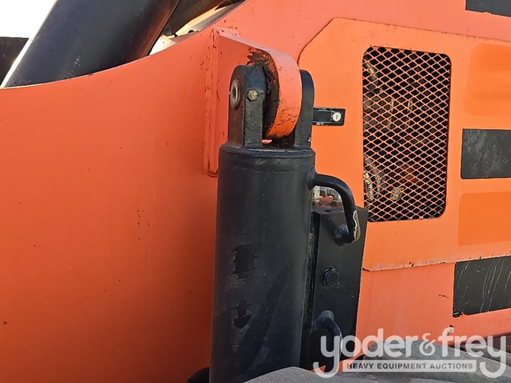 2016-sky-trak-8042-image-46