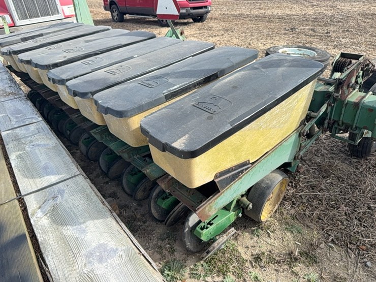 john-deere-7340-image-10