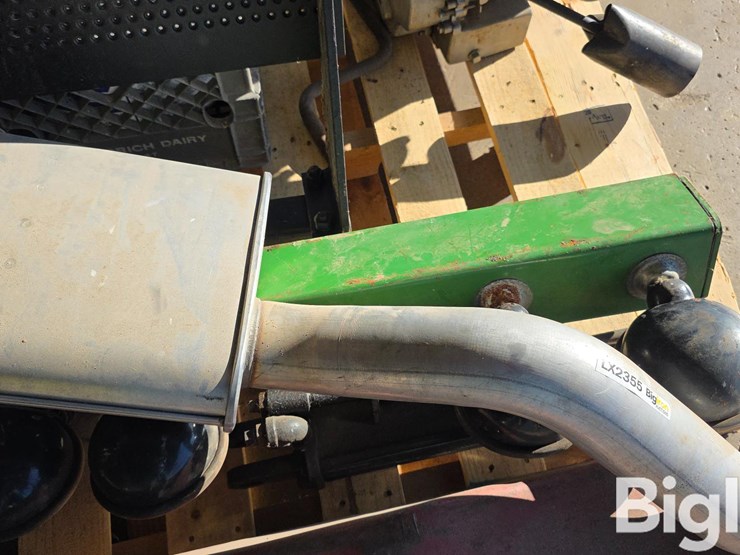 engine-stand-&-car-parts-image-11